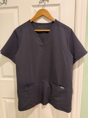 Figs Women's V-Neck Scrub Top in Charcoal Gray